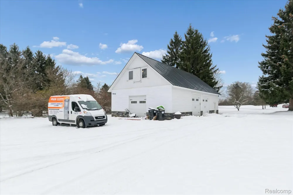 187 Darwin Road Putnam Township, MI 48169