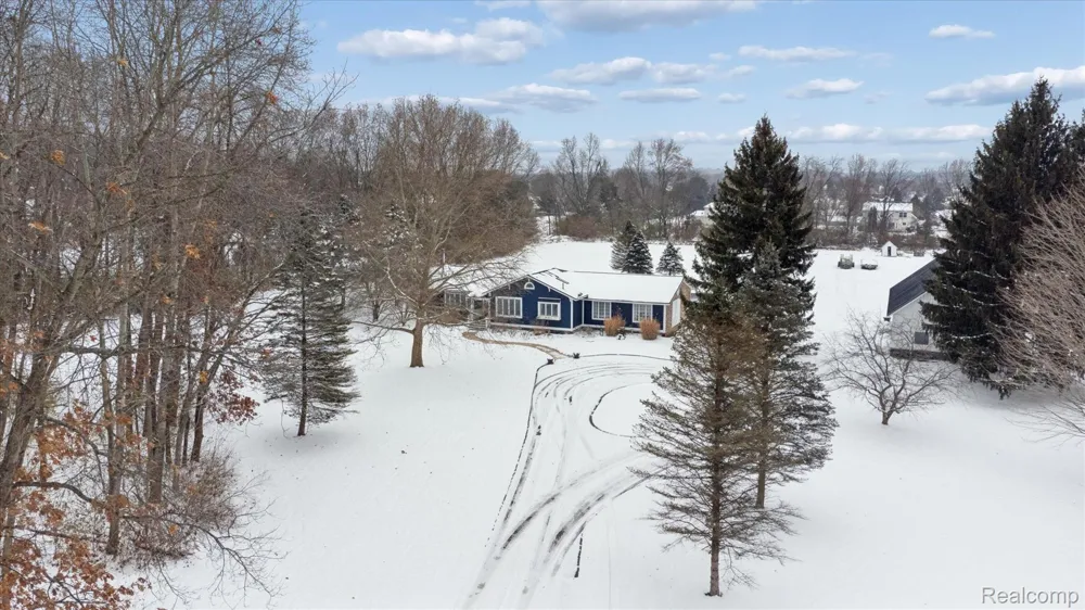 187 Darwin Road Putnam Township, MI 48169