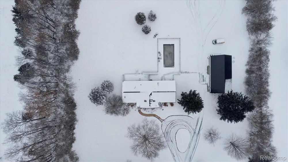 187 Darwin Road Putnam Township, MI 48169