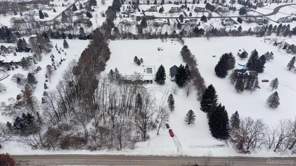 187 Darwin Road Putnam Township, MI 48169