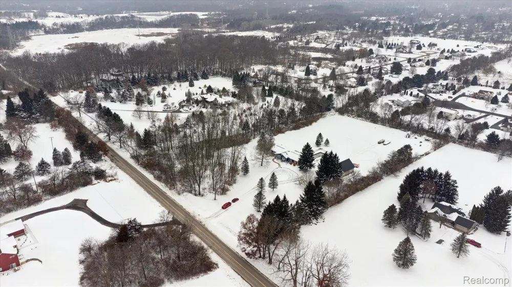 187 Darwin Road Putnam Township, MI 48169