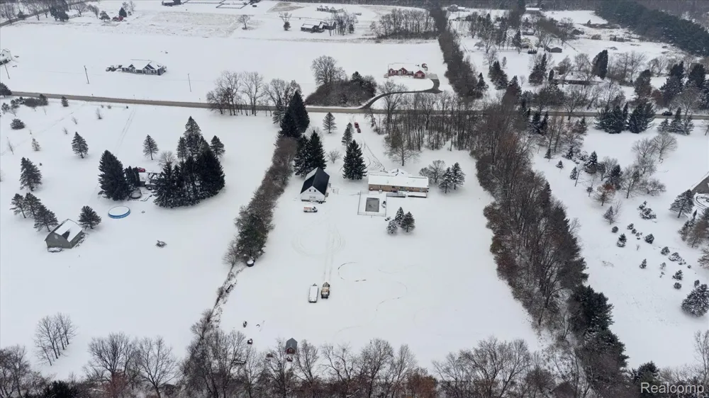 187 Darwin Road Putnam Township, MI 48169