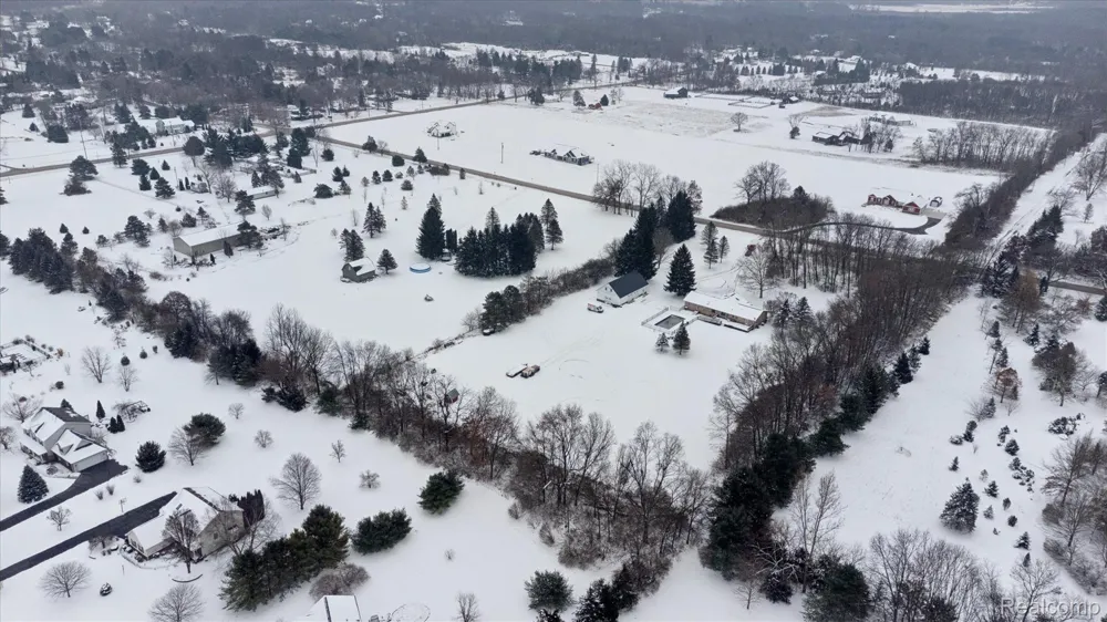 187 Darwin Road Putnam Township, MI 48169