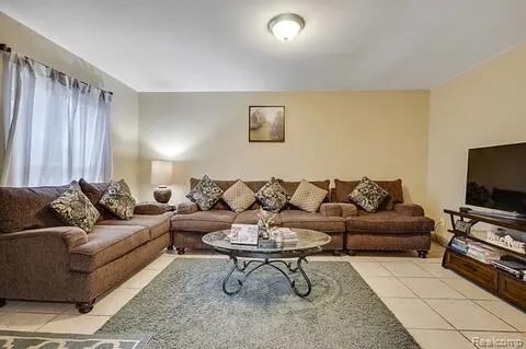 26387 Alden Street Madison Heights City, MI 48071