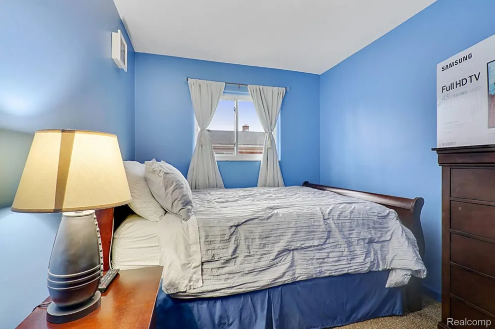26387 Alden Street Madison Heights City, MI 48071
