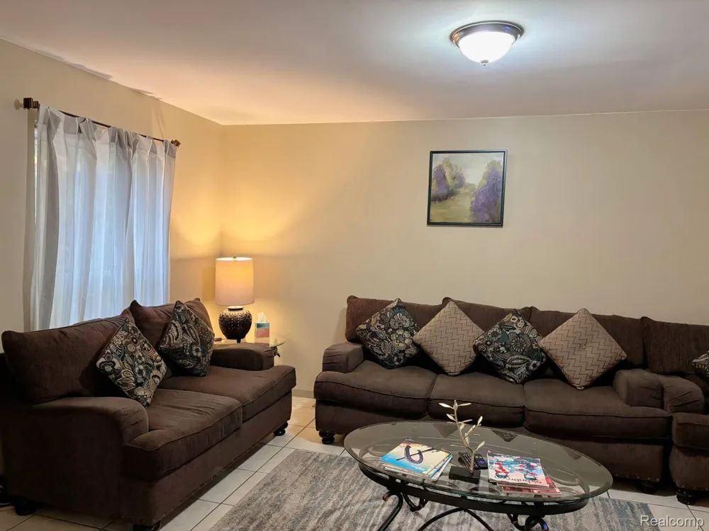 26387 Alden Street Madison Heights City, MI 48071