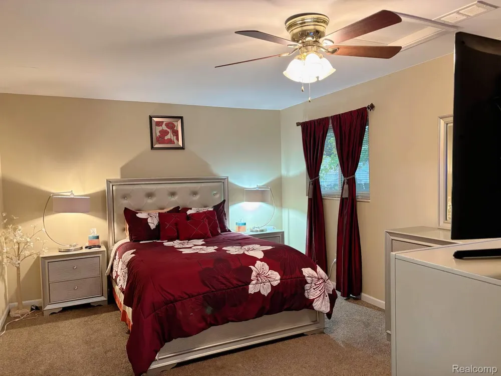 26387 Alden Street Madison Heights City, MI 48071