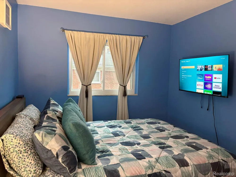 26387 Alden Street Madison Heights City, MI 48071