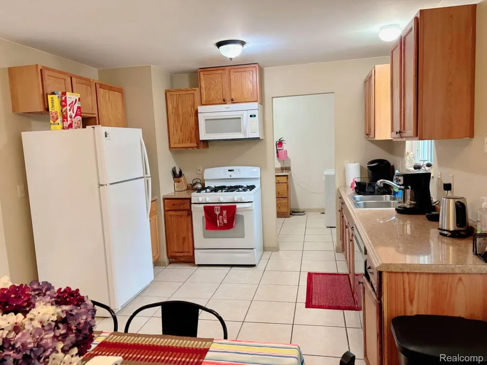 26387 Alden Street Madison Heights City, MI 48071