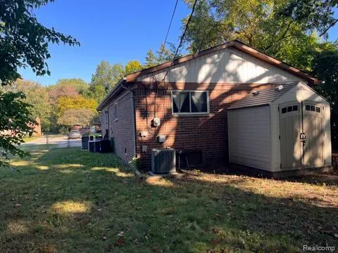 26387 Alden Street Madison Heights City, MI 48071
