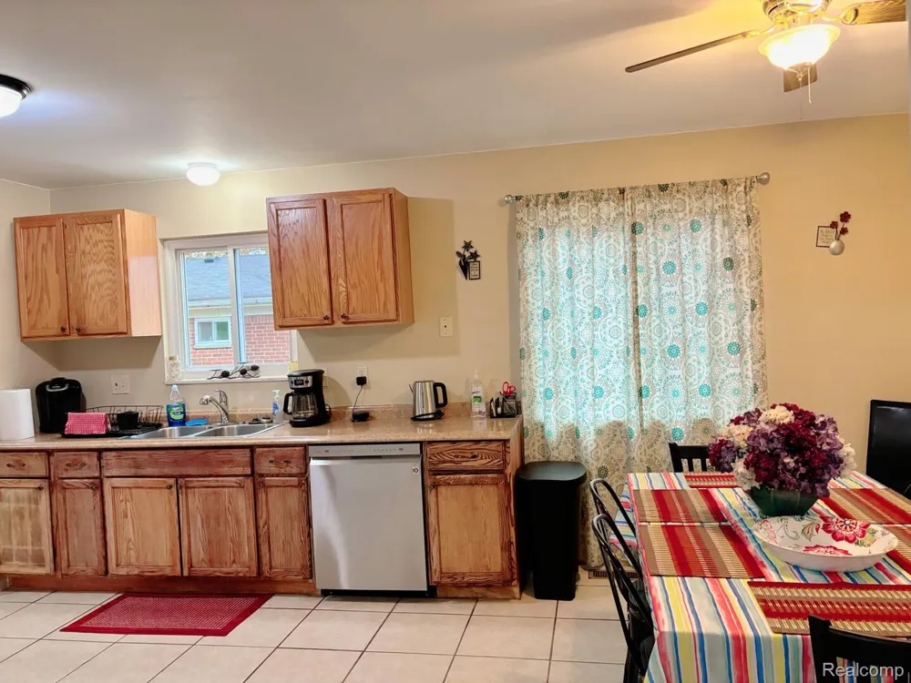 26387 Alden Street Madison Heights City, MI 48071