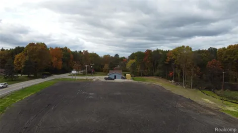 SILVER LAKE ROAD