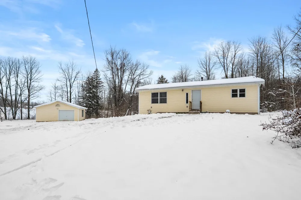 1707 W Bristol Road Barry Township, MI 49046