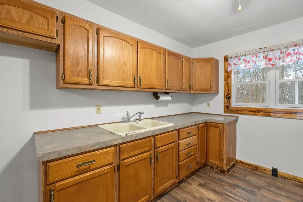 1707 W Bristol Road Barry Township, MI 49046