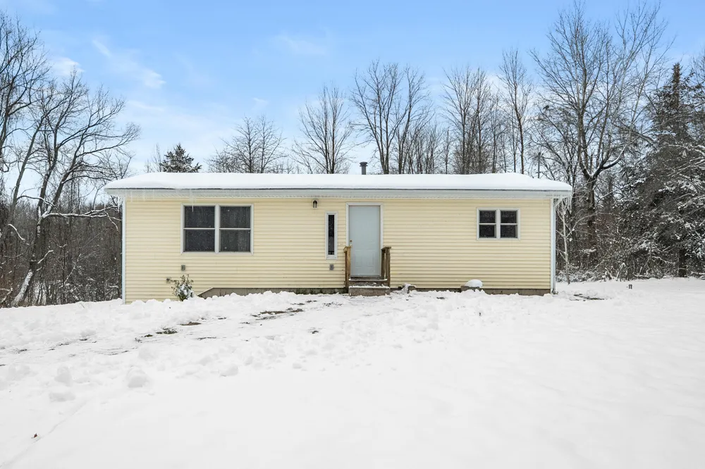 1707 W Bristol Road Barry Township, MI 49046