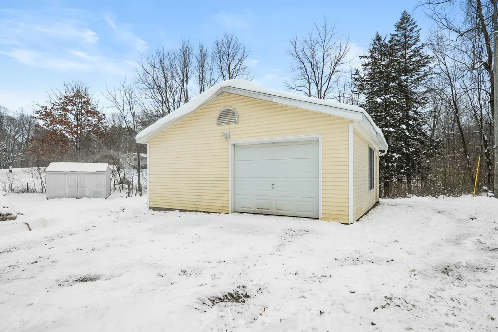 1707 W Bristol Road Barry Township, MI 49046