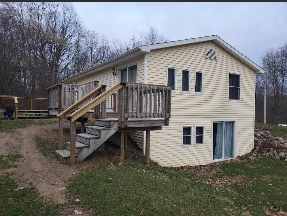 1707 W Bristol Road Barry Township, MI 49046