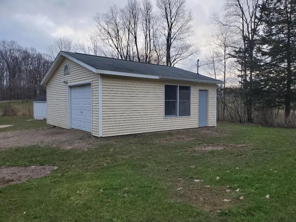 1707 W Bristol Road Barry Township, MI 49046