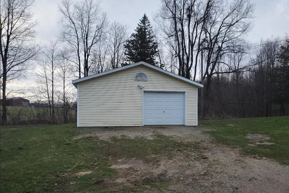 1707 W Bristol Road Barry Township, MI 49046