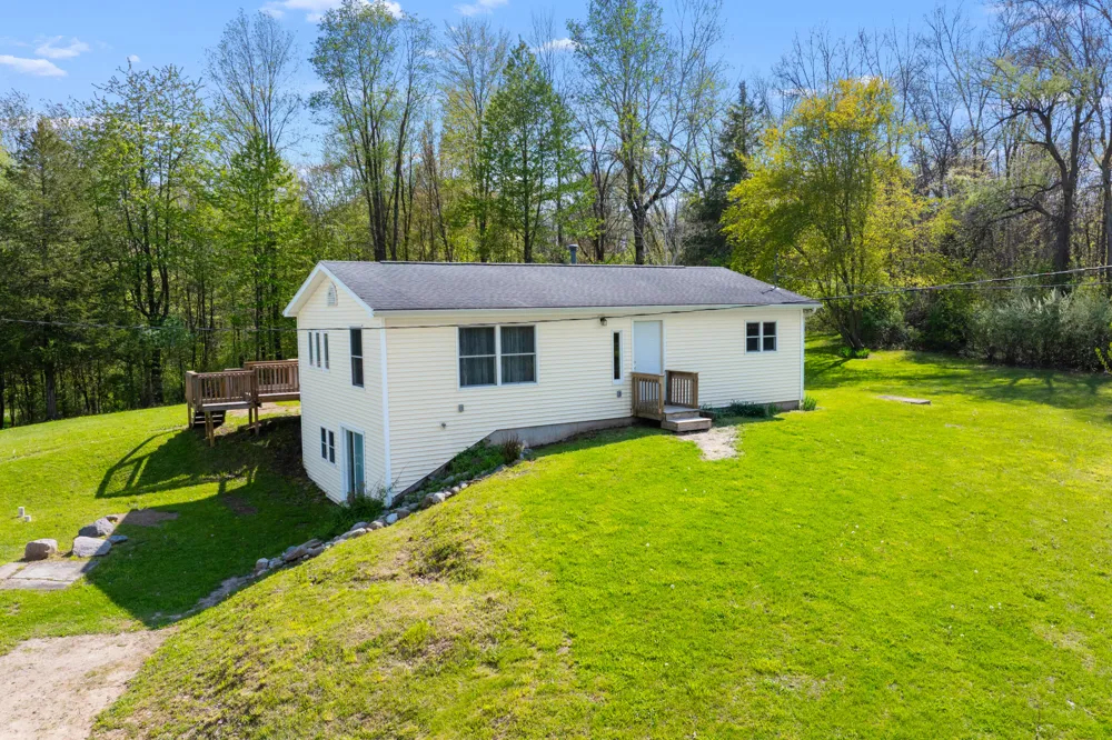 1707 W Bristol Road Barry Township, MI 49046