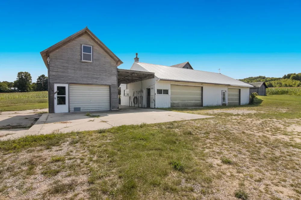 9224 E Duck Lake Road Suttons Bay Township, MI 49682