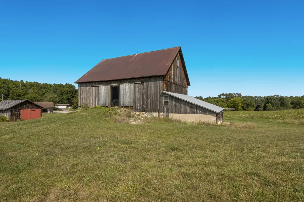 9224 E Duck Lake Road Suttons Bay Township, MI 49682