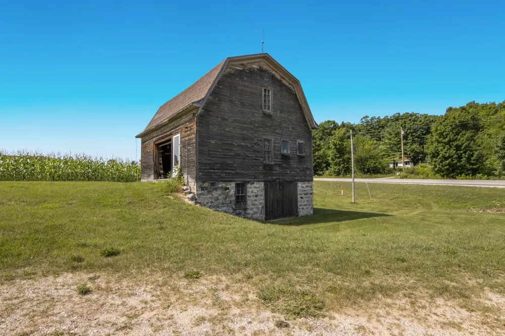 9224 E Duck Lake Road Suttons Bay Township, MI 49682