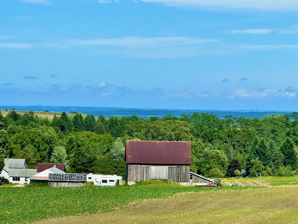 9224 E Duck Lake Road Suttons Bay Township, MI 49682