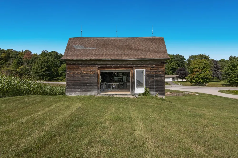 9224 E Duck Lake Road Suttons Bay Township, MI 49682