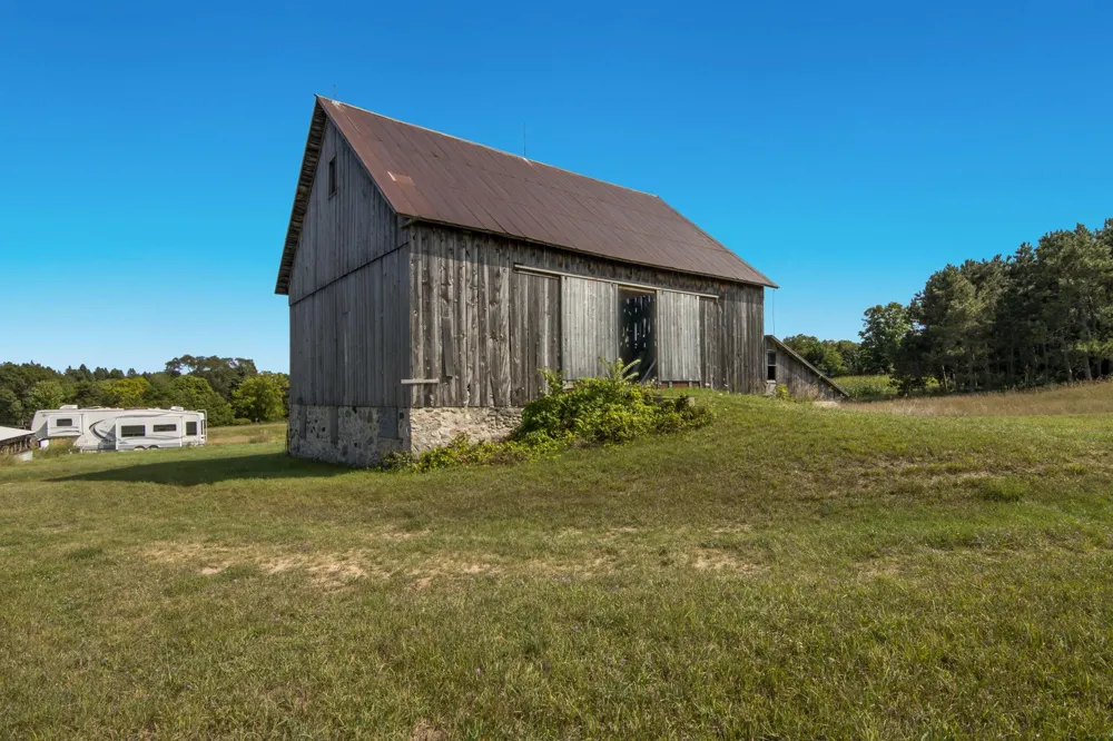 9224 E Duck Lake Road Suttons Bay Township, MI 49682