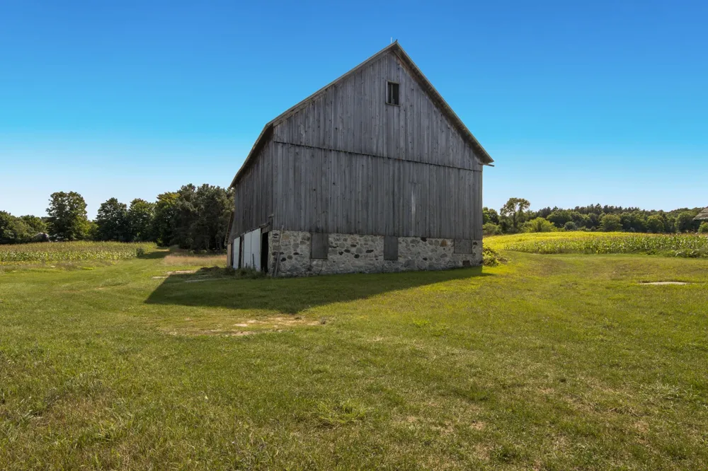 9224 E Duck Lake Road Suttons Bay Township, MI 49682