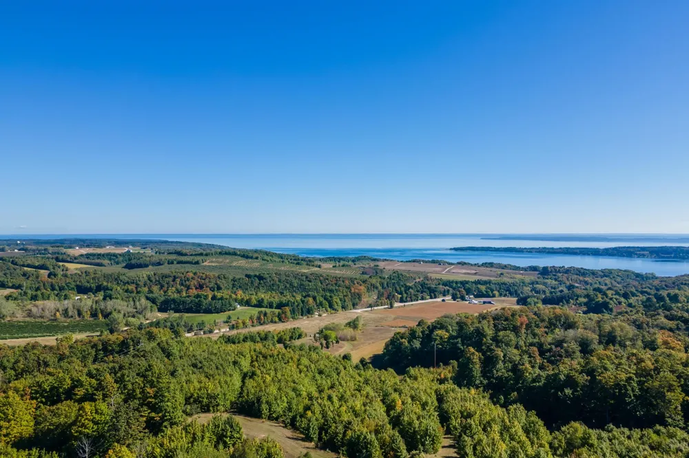9224 E Duck Lake Road Suttons Bay Township, MI 49682
