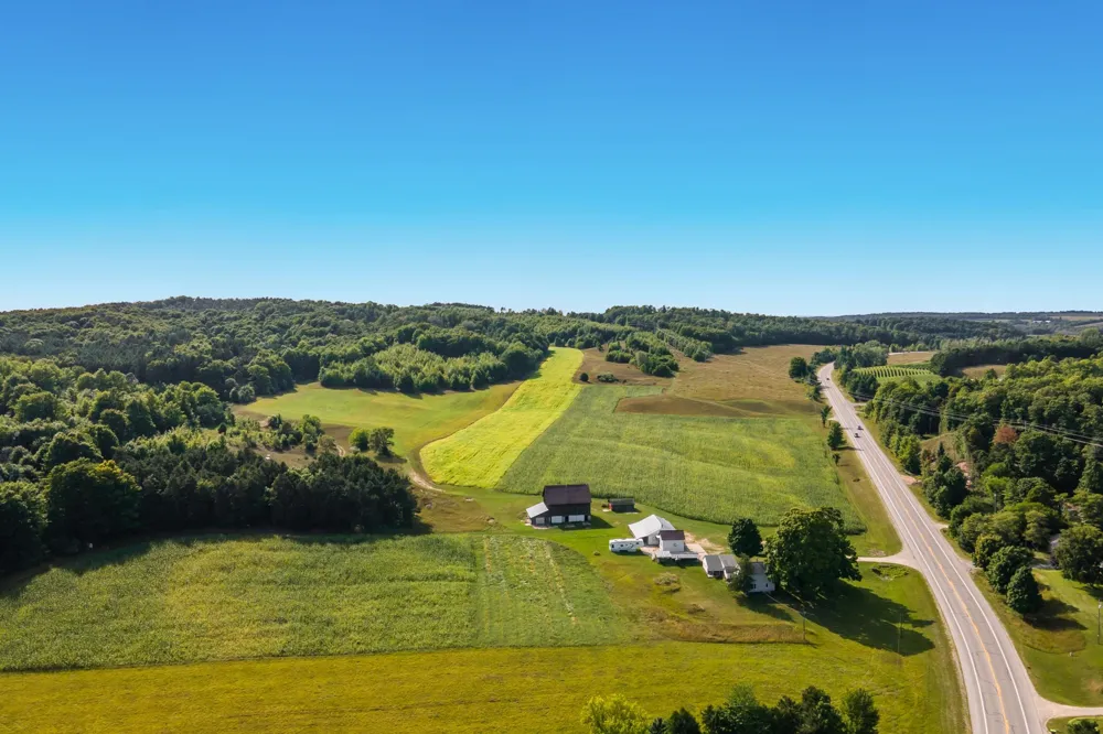 9224 E Duck Lake Road Suttons Bay Township, MI 49682