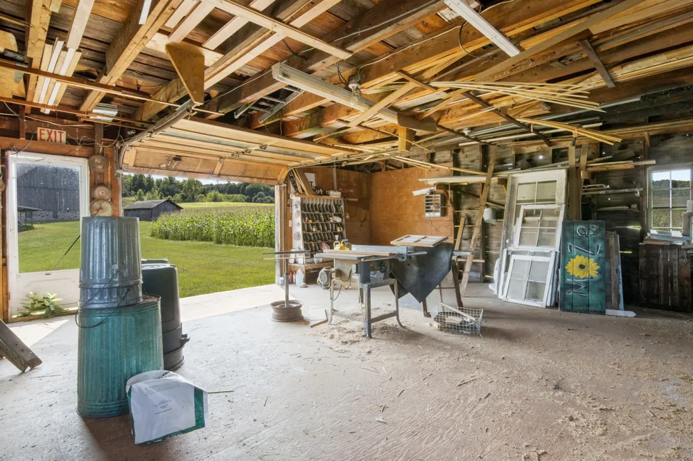 9224 E Duck Lake Road Suttons Bay Township, MI 49682