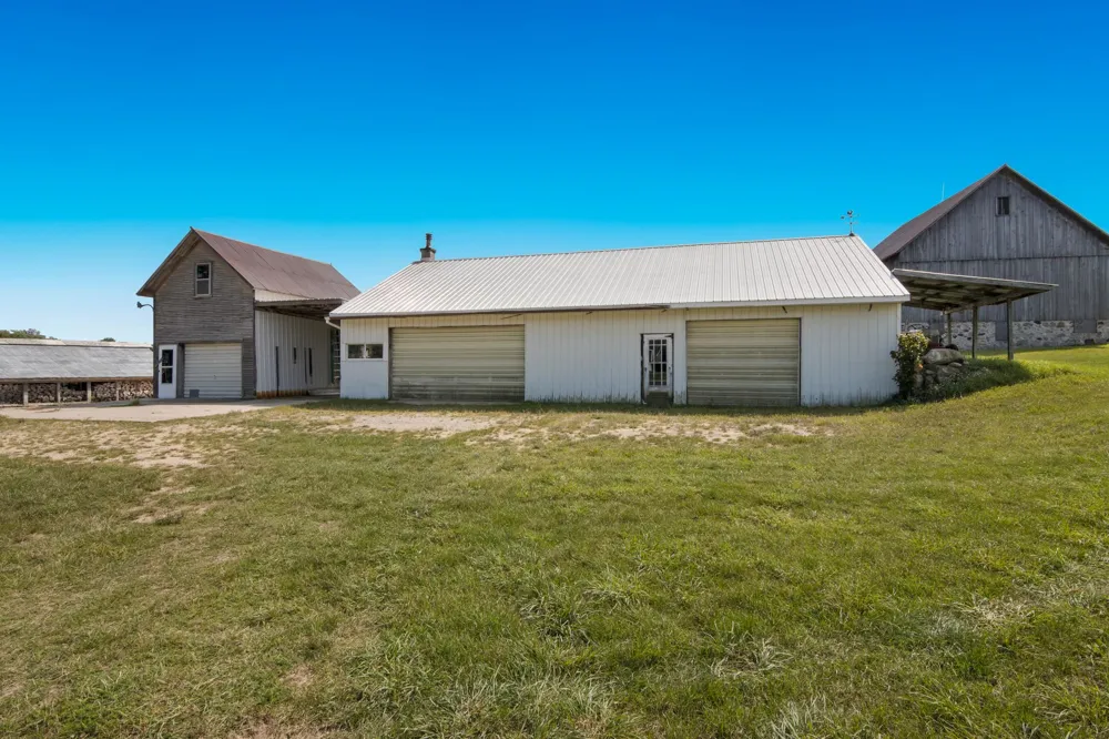 9224 E Duck Lake Road Suttons Bay Township, MI 49682