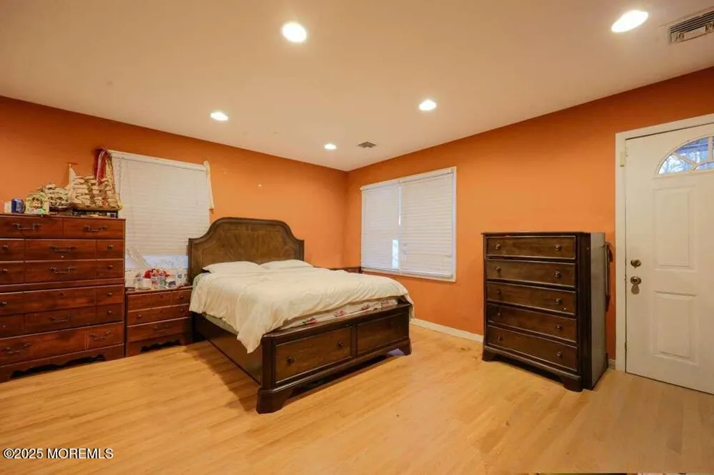 1158 Cecil Court Lakewood, NJ 08701
