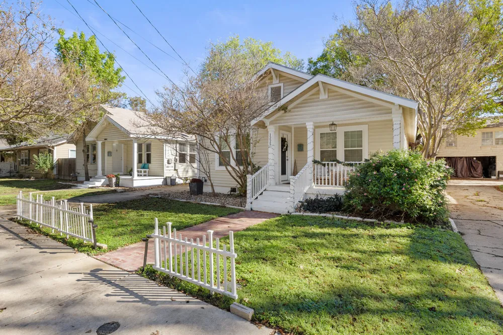 1223 S Austin Avenue S Georgetown, TX 78626