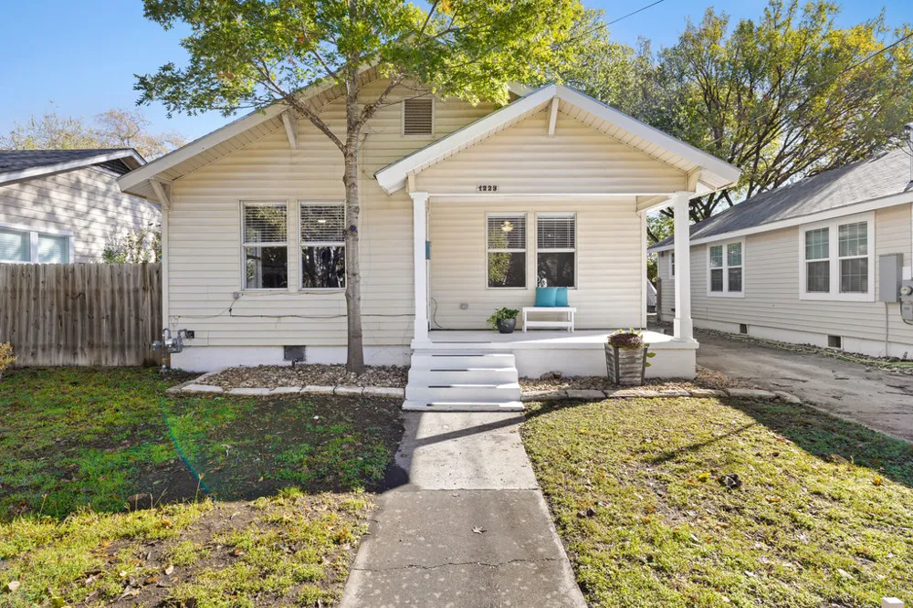 1223 S Austin Avenue S Georgetown, TX 78626