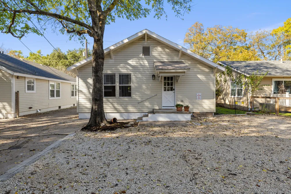 1223 S Austin Avenue S Georgetown, TX 78626