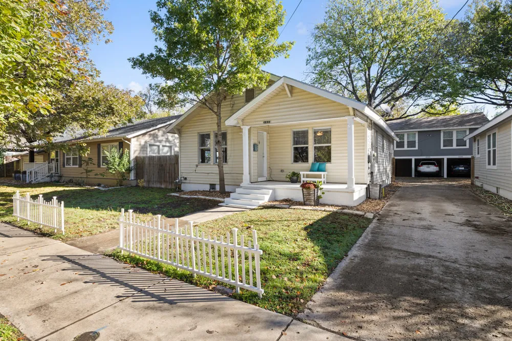 1223 S Austin Avenue S Georgetown, TX 78626