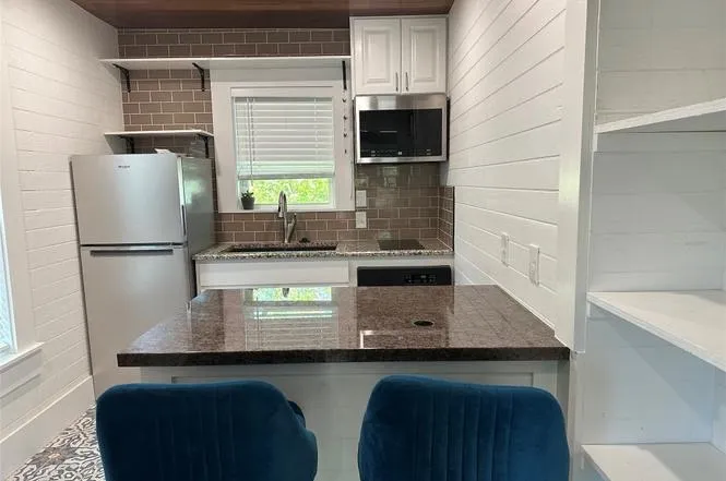 1223 S Austin Avenue S Georgetown, TX 78626
