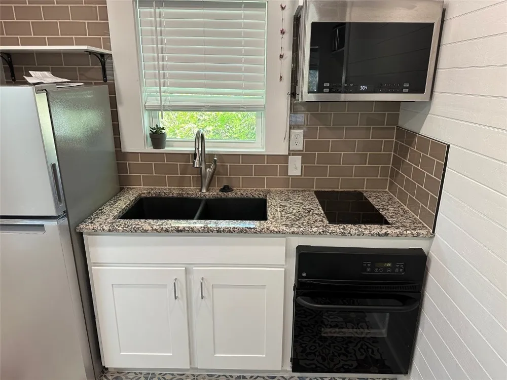 1223 S Austin Avenue S Georgetown, TX 78626