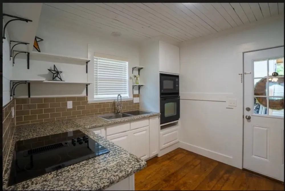 1223 S Austin Avenue S Georgetown, TX 78626