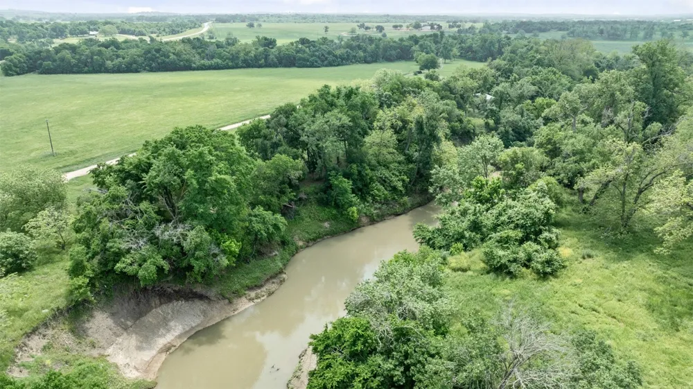 5529 Fm 487 Rockdale, TX 76567