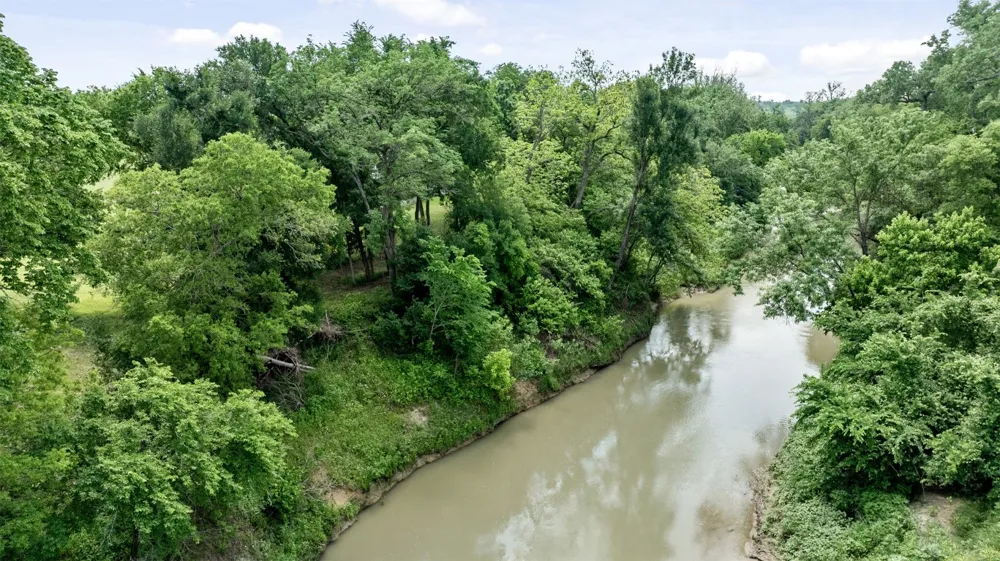 5529 Fm 487 Rockdale, TX 76567
