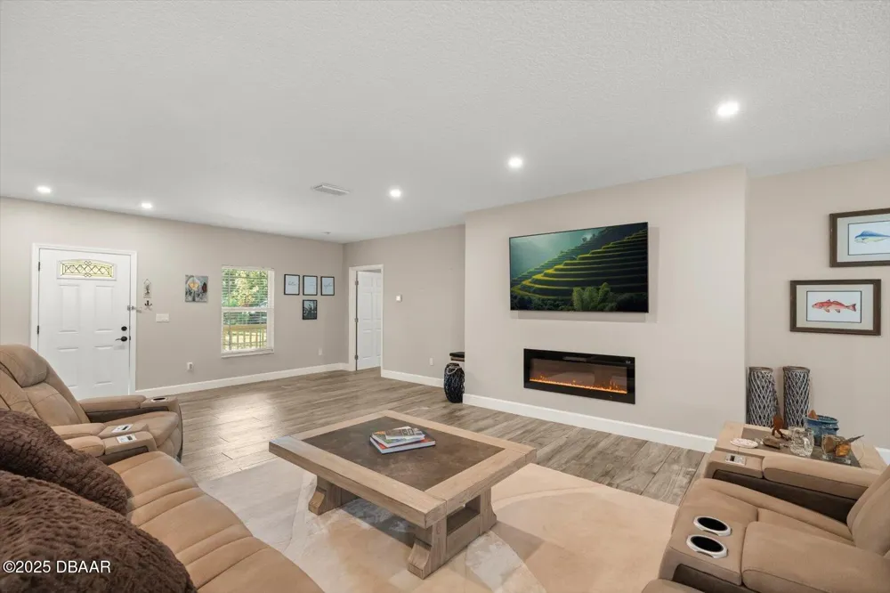 2995 Ragis Road Edgewater, FL 32132
