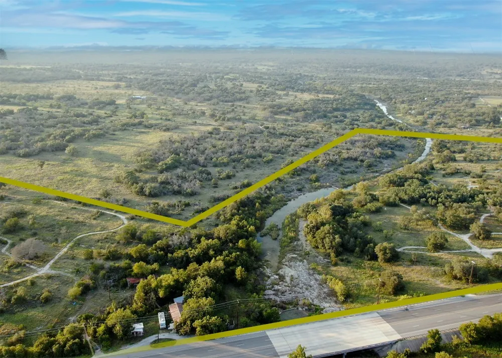 7534 West US Highway 290 Highway Hye, TX 78635