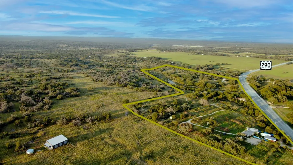 7534 West US Highway 290 Highway Hye, TX 78635