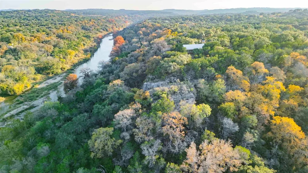 8507 Hammett's Crossing Round Mountain, TX 78663