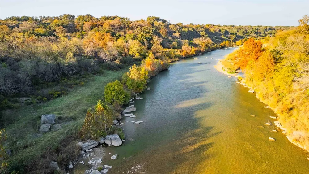 8507 Hammett's Crossing Round Mountain, TX 78663